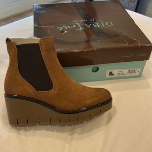 Dina True Nir Vana Wedge Bootie size 8 New in box. Color is Whiskey
